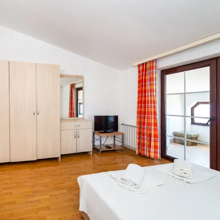 Image 7 - Put Lokvice, 53291 Grad Novalja, Croatia - Apartment for rent