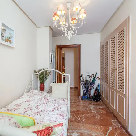 Rent this 4 bed room on Carrer del Naturalista Arévalo Baca in 46010 Valencia, Spain