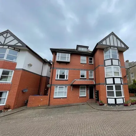 Rent this 2 bed apartment on Royal Avenue in Scarborough, YO11 2LN
