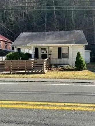 Image 1 - 384 Stewart Street, Welch, WV 24801, USA - House for sale