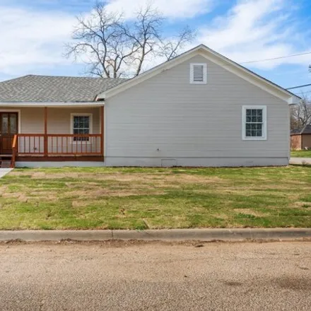 Buy this 3 bed house on 501 Shaw Street in Cleburne, TX 76033