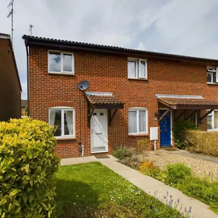 Buy this 2 bed house on Grasslands in Aylesbury, HP20 1XE