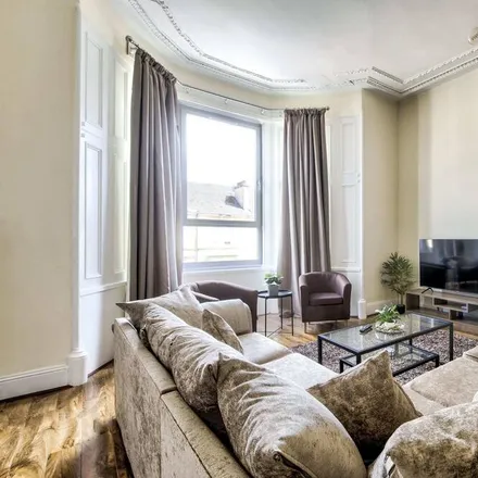 Rent this 5 bed apartment on Glasgow City in G41 2NS, United Kingdom