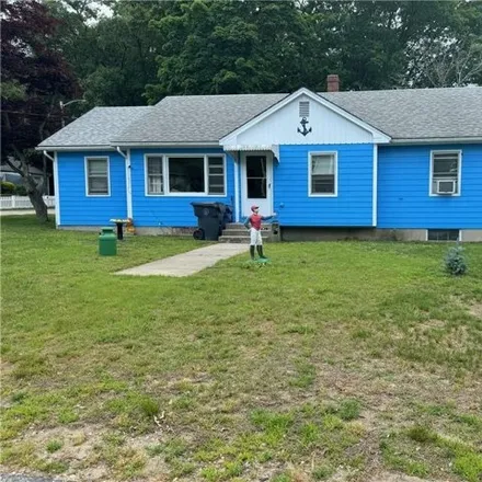 Buy this 3 bed house on 65 Harrop Ave in Warwick, Rhode Island