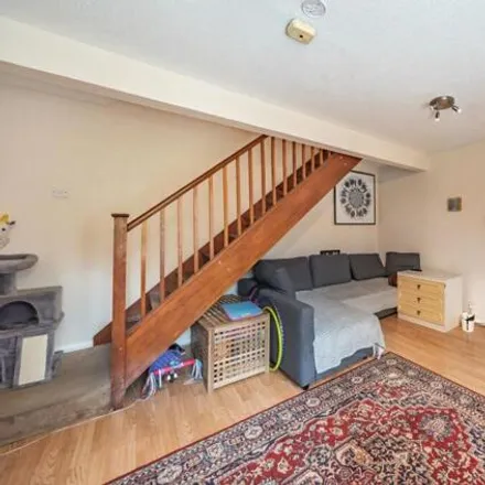 Image 3 - Stonecrop Road, Guildford, GU4 7XS, United Kingdom - Townhouse for sale