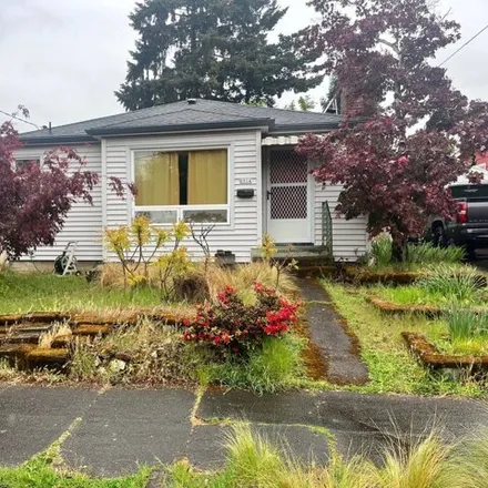Buy this 3 bed house on 6914 North Campbell Avenue in Portland, OR 97217