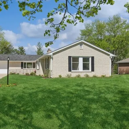Buy this 3 bed house on 199 Wyngate Drive in Barrington, IL 60010