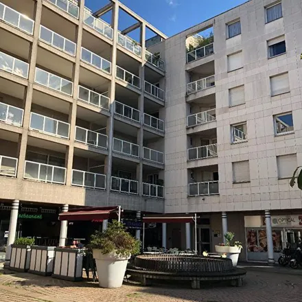 Rent this 1 bed apartment on 42 Rue de Stalingrad in 95120 Ermont, France