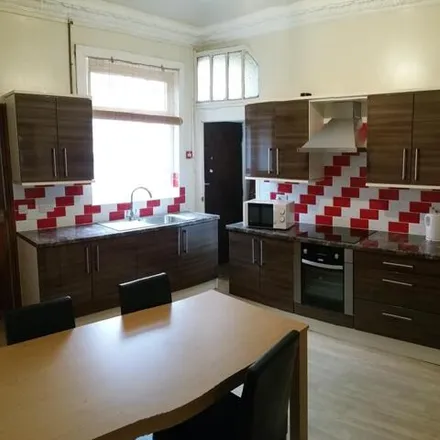 Rent this 5 bed townhouse on Norwood Place in Leeds, LS6 1ED