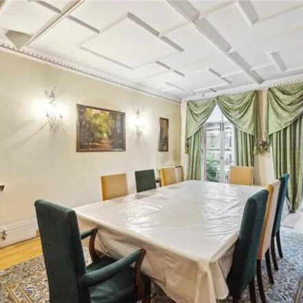 Image 5 - Evelyn Mansions, Ashley Place, London, SW1P 1NH, United Kingdom - Apartment for sale