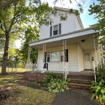 Buy this 3 bed house on Raritan Dog Park in First Avenue, Raritan