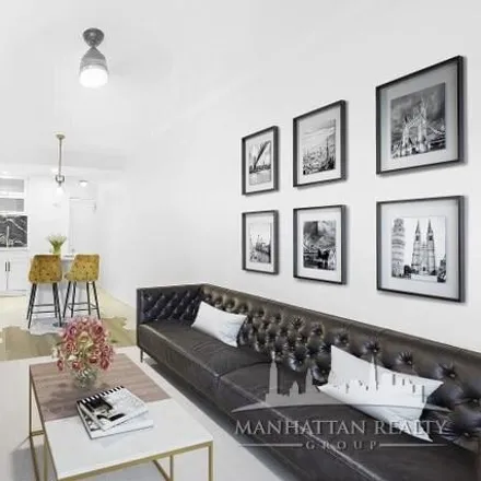 Image 3 - 221 West 21st Street, New York, NY 10011, USA - Townhouse for sale