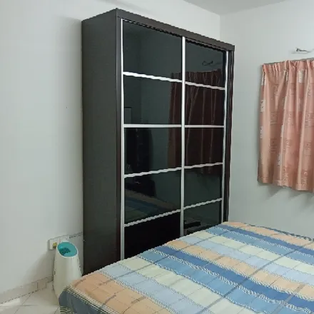 Rent this 1 bed room on Jalan Bayu Puteri 2 in 80150 Johor Bahru, Johor