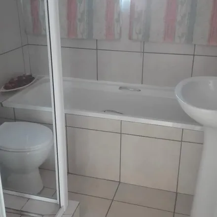 Rent this 2 bed apartment on Progress Road in Lindhaven, Roodepoort