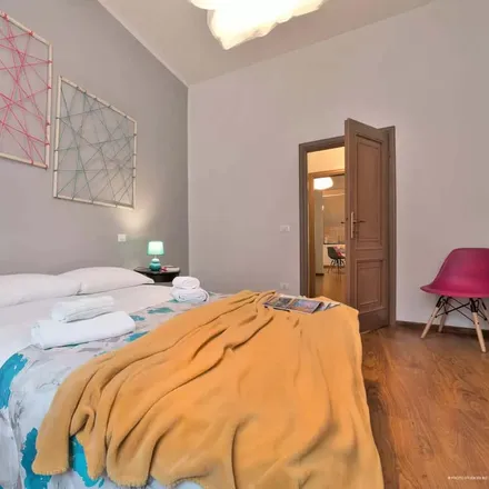 Image 9 - Italiana Immobiliare, Borgo la Croce, 59r, 50121 Florence FI, Italy - Apartment for rent