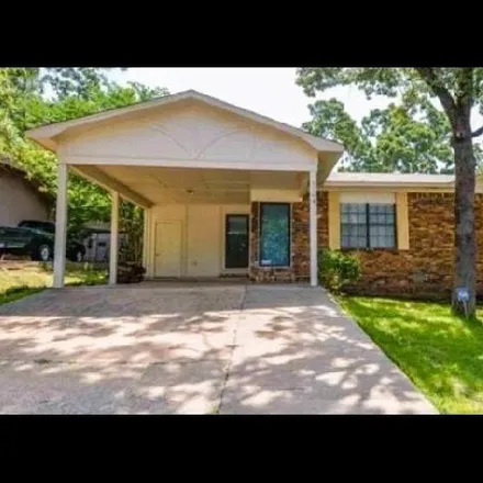 Rent this 3 bed house on 5736 Green Valley Avenue in Foxboro, North Little Rock