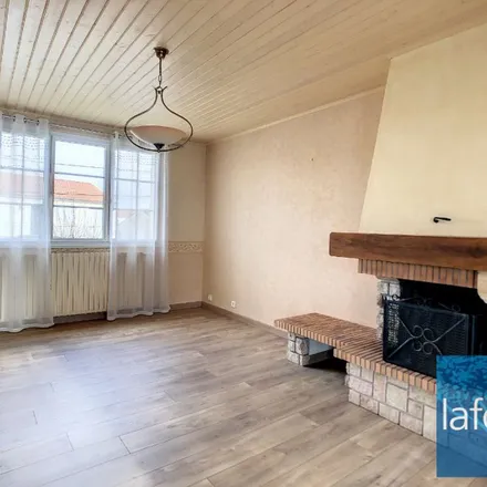 Rent this 1 bed apartment on Communauté de communes du Pays des Herbiers in Rue du Tourniquet, 85500 Les Herbiers