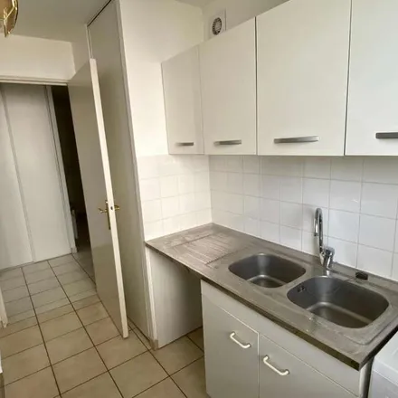 Rent this 3 bed apartment on Rue Jacques Prévert in 37520 La Riche, France