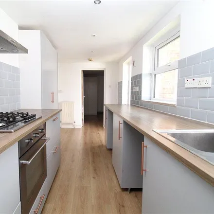 Rent this 3 bed duplex on Napier Road in London, CR2 6HJ