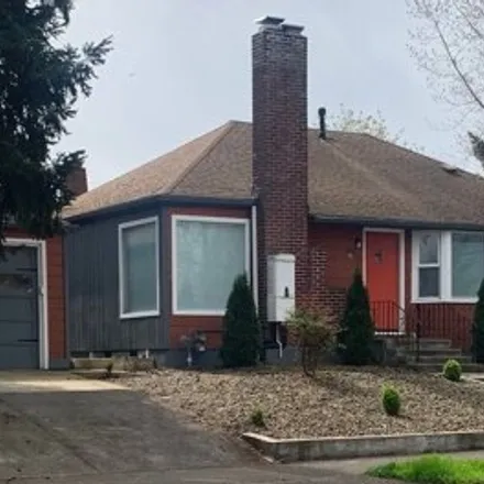 Buy this 3 bed house on 3560 Northeast Killingsworth Street in Portland, OR 97211