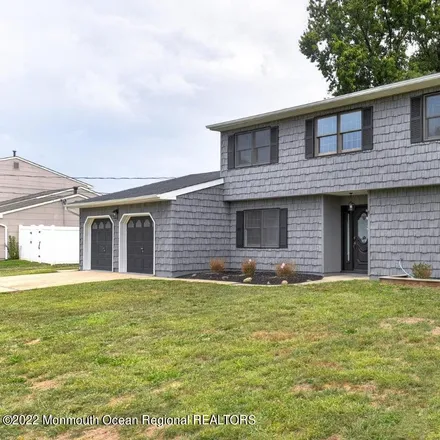 Buy this 6 bed house on 25 Manor Boulevard in Spotswood Manor, Monroe Township