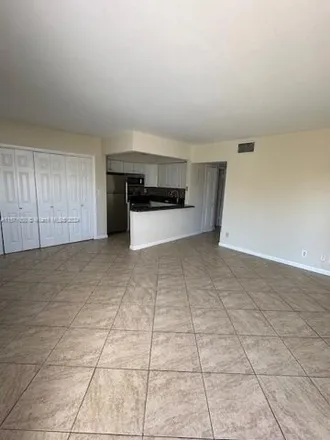 Image 2 - Azul at Kimberly Lakes, 4051 Northeast 13th Avenue, Oakland Park, FL 33334, USA - Condo for rent