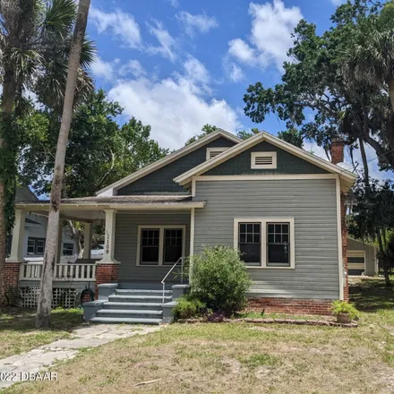 Buy this 2 bed house on 1109 Palmetto Street in New Smyrna Beach, FL 32168
