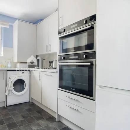 Image 3 - Frinton and Walton, CO13 9DW, United Kingdom - Apartment for rent
