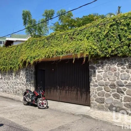 Buy this 4 bed house on Privada Cuauhtémoc in El Vergel, 62410 Cuernavaca