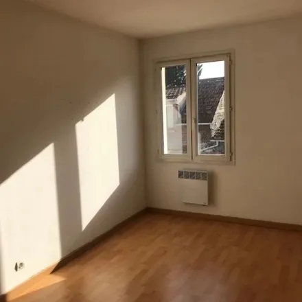 Image 5 - 8 Rue des Tournelles, 60460 Précy-sur-Oise, France - Apartment for rent