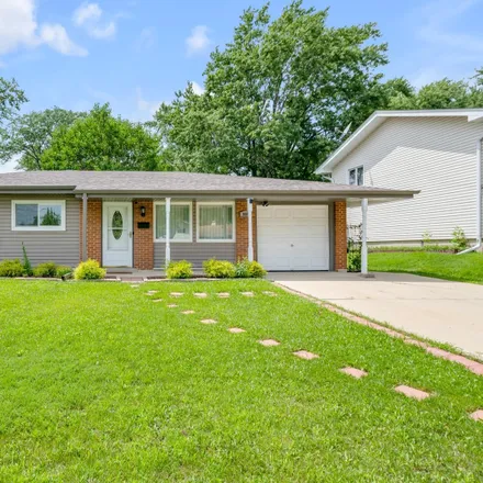Rent this 4 bed house on 860 Western Street in Hoffman Estates, Schaumburg Township