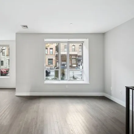 Image 5 - 416 West 52nd Street, New York, NY 10019, USA - Condo for sale