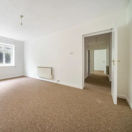 Image 2 - Brighton, Hove and Sussex Sixth Form College, 205 Dyke Road, Brighton, BN3 6EG, United Kingdom - Apartment for rent