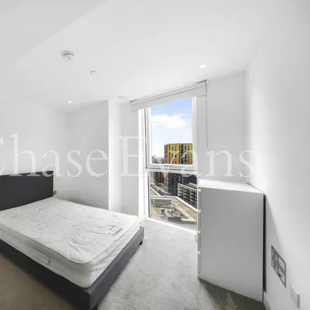 Image 7 - Gladwin Tower, Wandsworth Road, London, SW8 2NA, United Kingdom - Apartment for rent