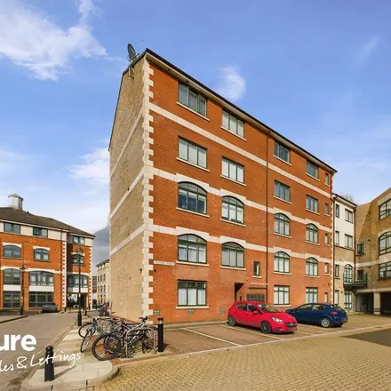 Rent this 1 bed apartment on Brunel Court in Corner Hall, HP3 9AW