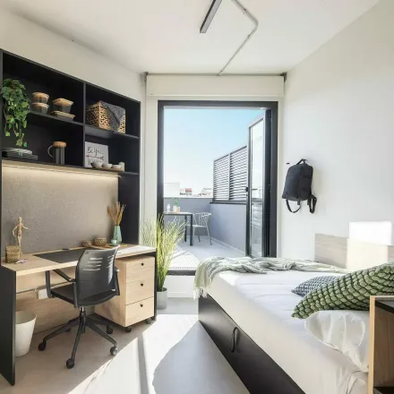 Rent this studio room on Carrer del Palleter in 54, 46008 Valencia