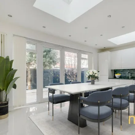 Image 2 - 101 Gatton Road, London, SW17 0EY, United Kingdom - Townhouse for rent