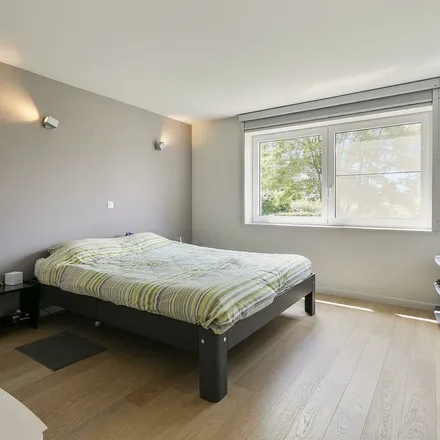 Rent this 4 bed apartment on Onze Lieve Heerstraat 22 in 3078 Meerbeek, Belgium