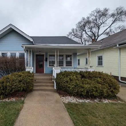 Buy this 3 bed house on 1919 Kearney Avenue in Racine, WI 53403