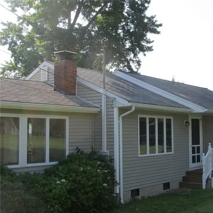 Rent this 3 bed house on 34 Brightwater Road in East Lyme, CT 06357