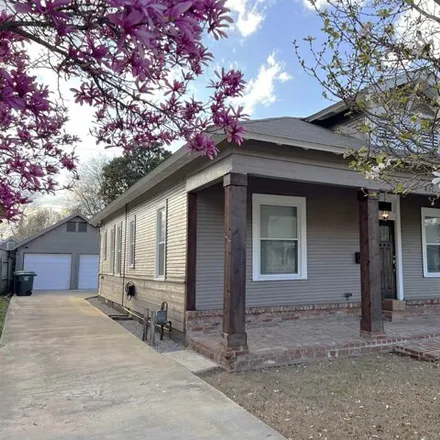 Rent this 2 bed house on 885 South Cox Street in Lenox, Memphis