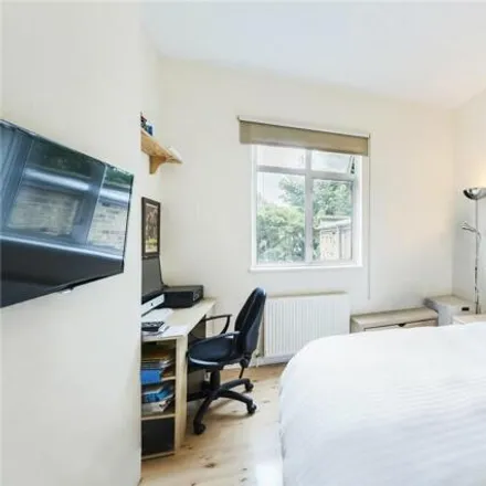Image 3 - 23 Sterndale Road, London, W14 0HT, United Kingdom - Room for rent