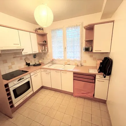 Rent this 2 bed apartment on 34 Quai de l'Industrie in 91200 Athis-Mons, France