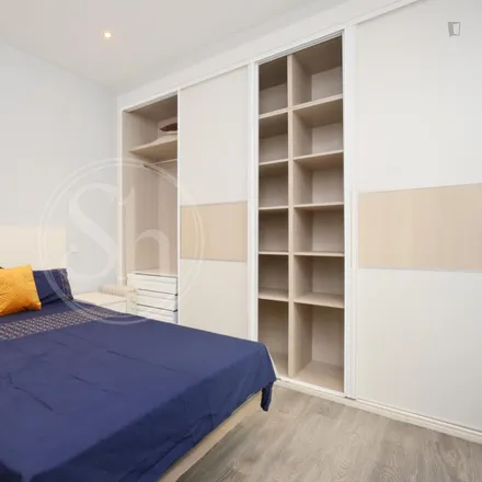 Image 2 - Madrid, Hostal Regio, Calle de Chinchilla, 4, 28013 Madrid - Apartment for rent