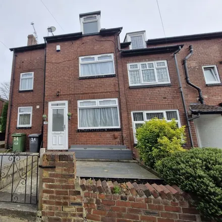 Rent this 4 bed townhouse on Norman View in Leeds, LS5 3JJ