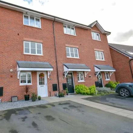 Buy this 4 bed townhouse on Atholl Duncan Drive in Upton, CH30 9BQ