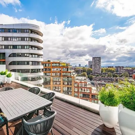 Rent this 3 bed apartment on 4 Merchant Square in London, W2 1AS