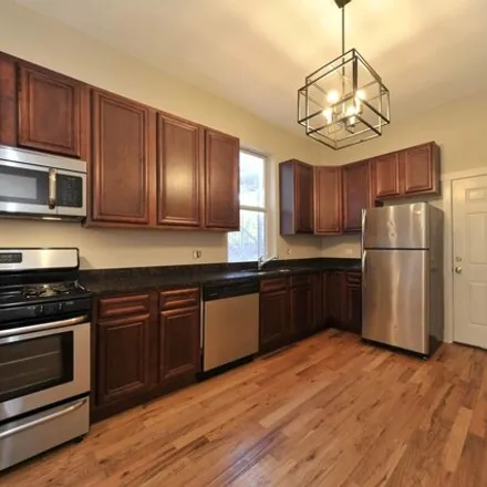 Image 2 - 2333 West Armitage Avenue, Chicago, IL 60647, USA - Apartment for rent