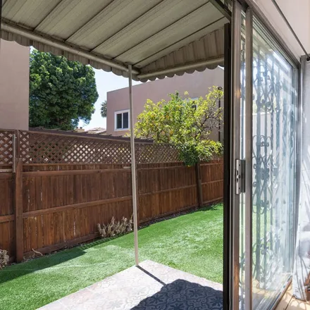 Image 6 - 8164 Waring Avenue, Los Angeles, CA 90046, USA - House for sale