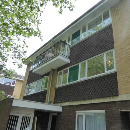 Rent this 3 bed room on Nelson Terrace in 1-8 London Road, Reading
